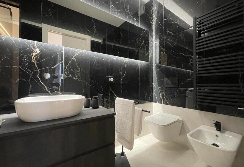 带大床的豪华间, B And G San Babila Luxury In The Heart Of Milano   Design District