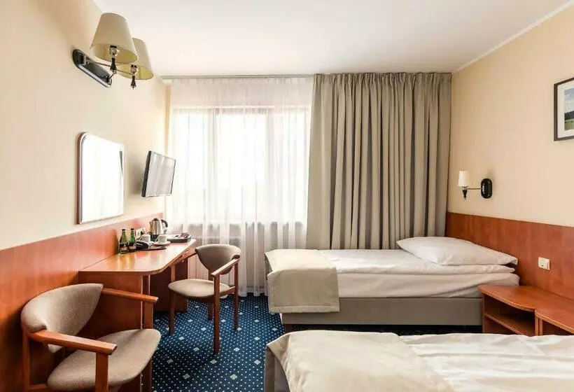 Comfort Yhden Hengen Huone, Almarco