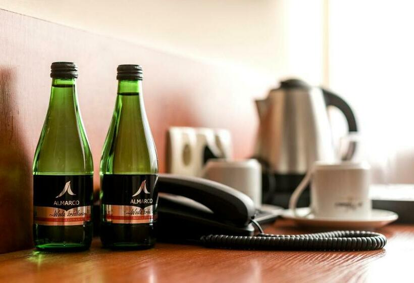 חדר קומפורט יחיד, Almarco