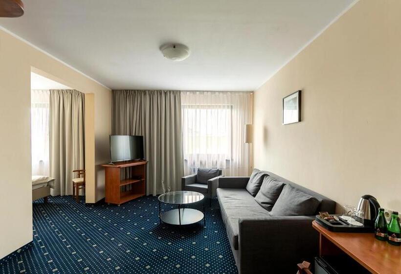 דירת חדר, Almarco