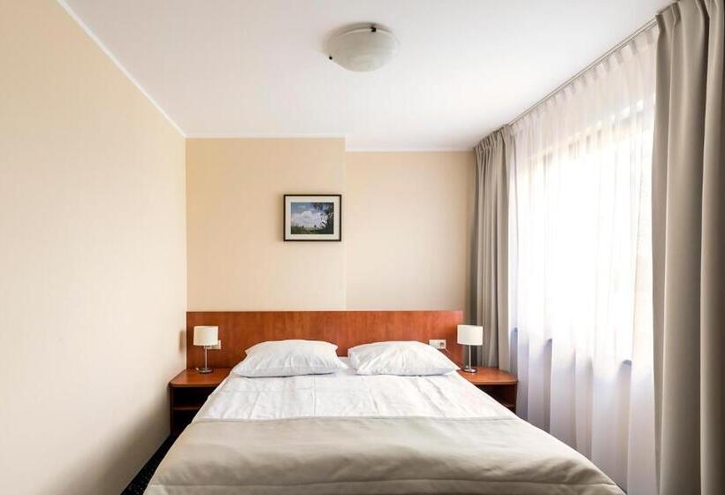 דירת חדר, Almarco