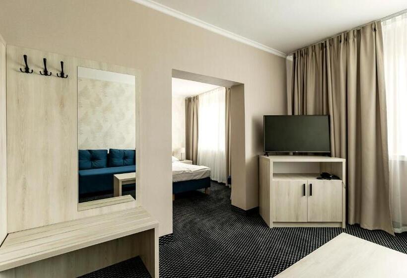 דירת חדר סופריור, Almarco