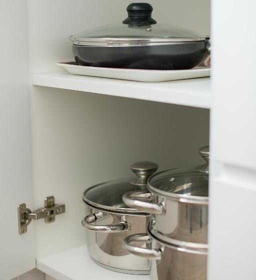 דירת חדר דלוקס, Almarco