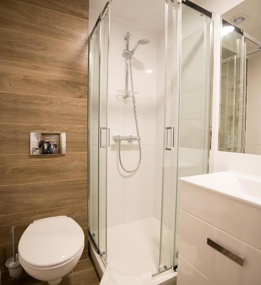 דירת חדר דלוקס, Almarco