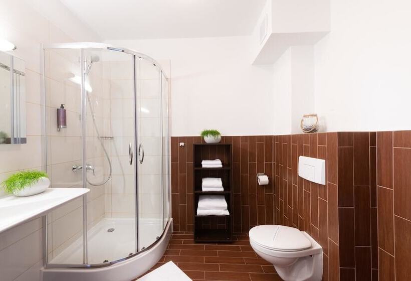 家庭间, Blue Marine Mielno