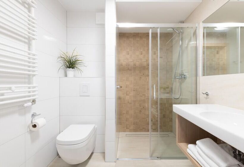 家庭间, Blue Marine Mielno