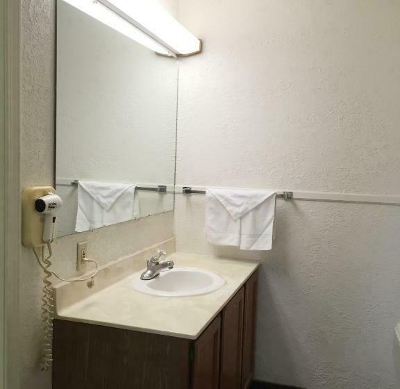 Quarto Estandar Cama King, Budget Inn