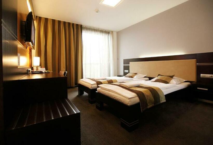 行政房间, Dolphin