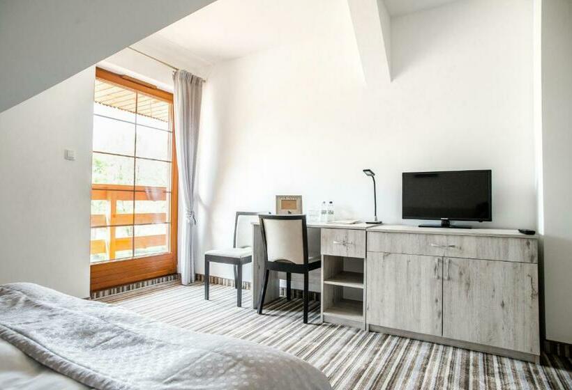 חדר סטנדרט, Dwor Droblin