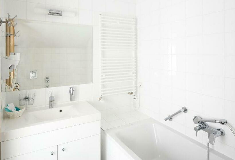 חדר סטנדרט, Dwor Droblin