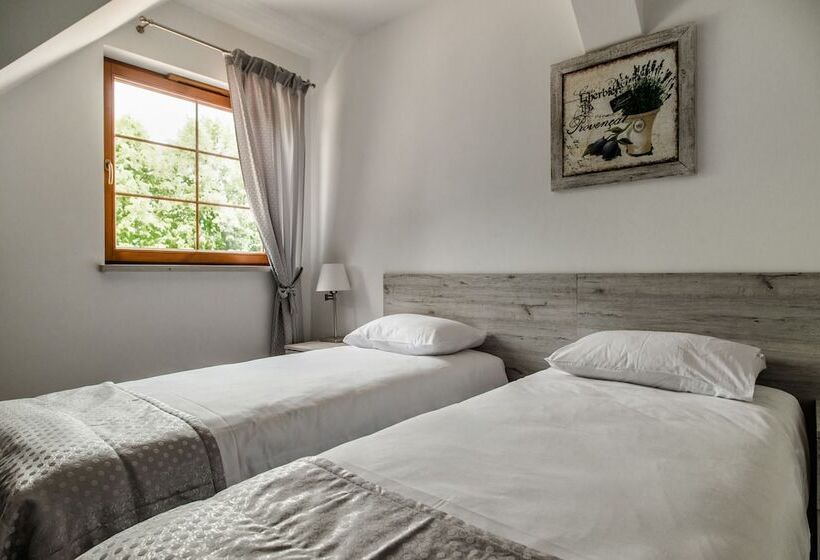 חדר סטנדרט, Dwor Droblin