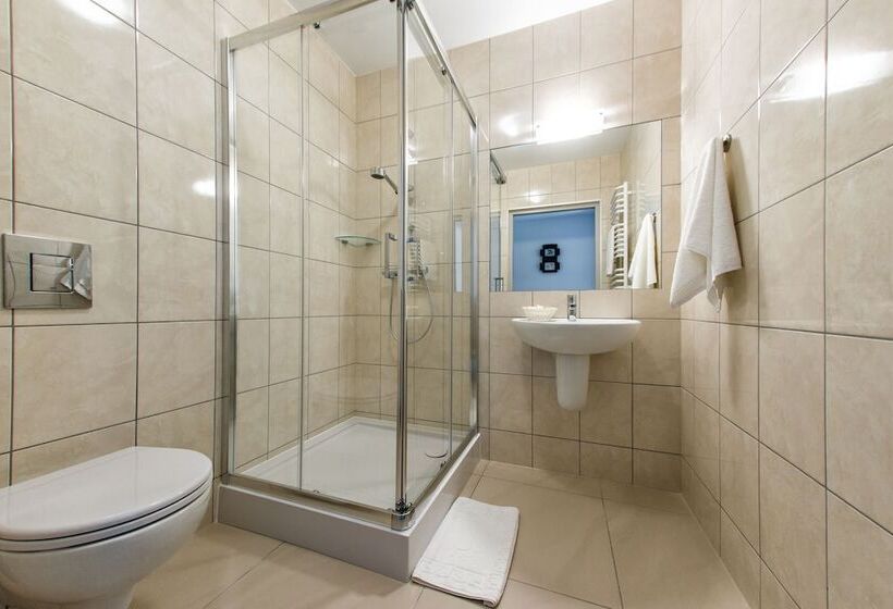 スタンダードルーム, Dwor Droblin