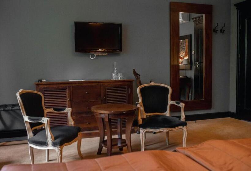 Номер Superior, Dwór Sanna