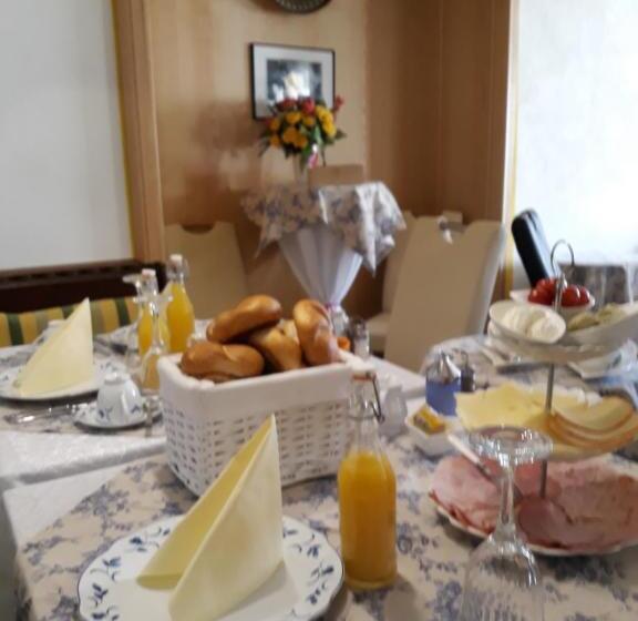スタンダードシングルルーム, Frühstückspension Irmer