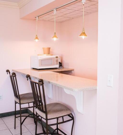 חדר דלוקס עם מיטת קינג, Staybridge Suites Rehoboth Beach, An Ihg