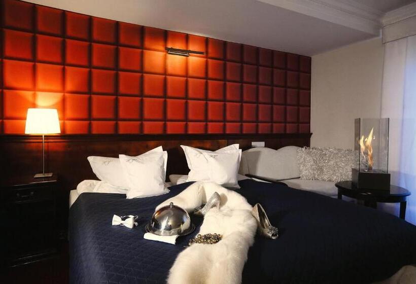 스탠다드 트리플 룸, Imperium