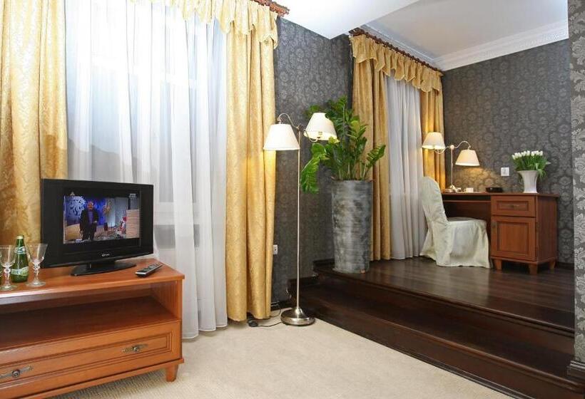 4인용 스탠다드 룸, Imperium