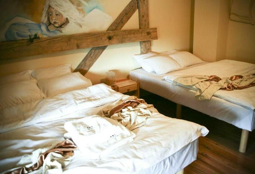 غرفة قياسية رباعية, Impresja Krasiczyn