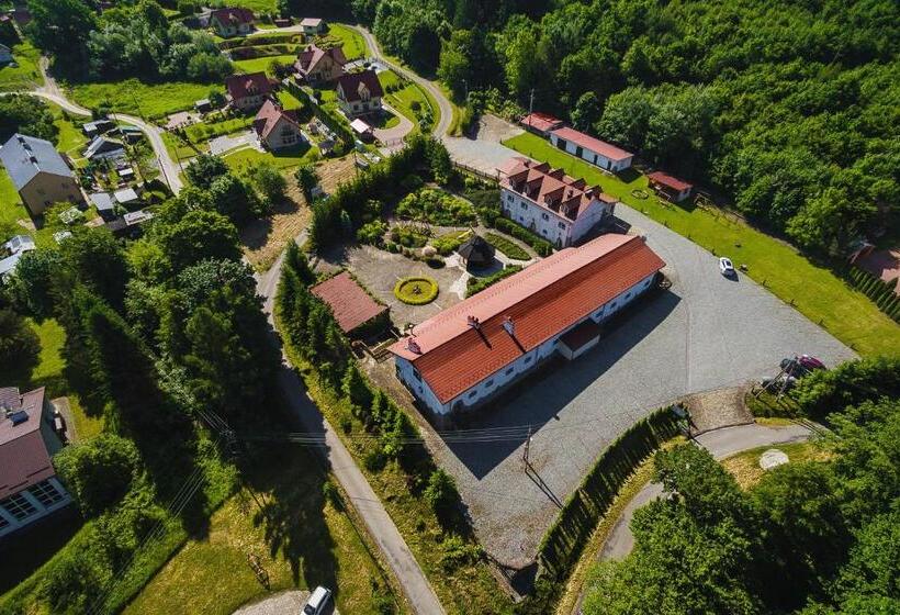 غرفة قياسية رباعية, Impresja Krasiczyn