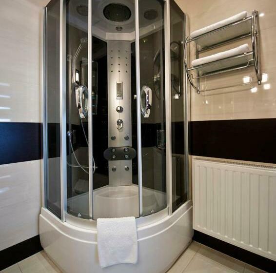 شقة غرفة واحدة, Ines