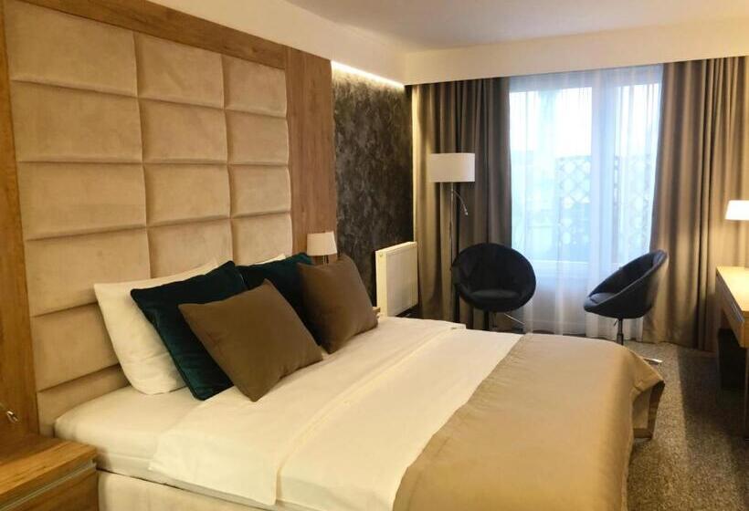 غرفة ديلوكس فردية, Ines