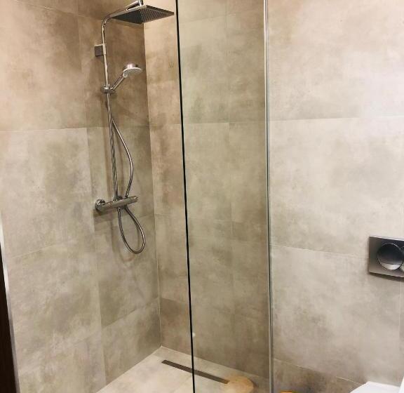 غرفة ديلوكس فردية, Ines