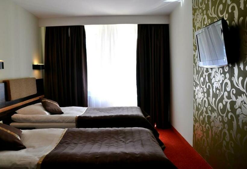 스탠다드 룸, Nad Wigrami