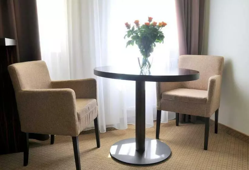 Standard Yhden Hengen Huone, Nad Wigrami