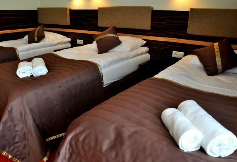 스탠다드 트리플 룸, Nad Wigrami