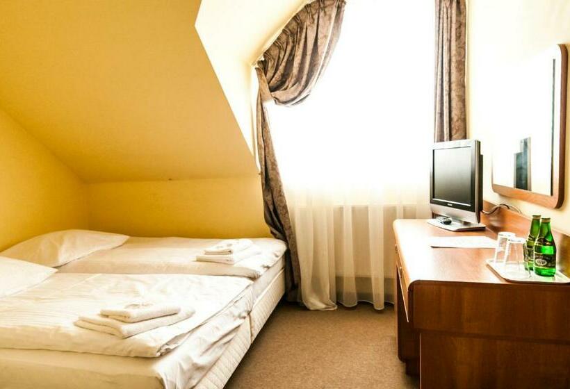 غرفة قياسية فردية, Oleńka