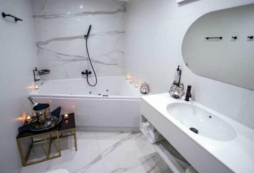 침실 1개 아파트, Ostaniec