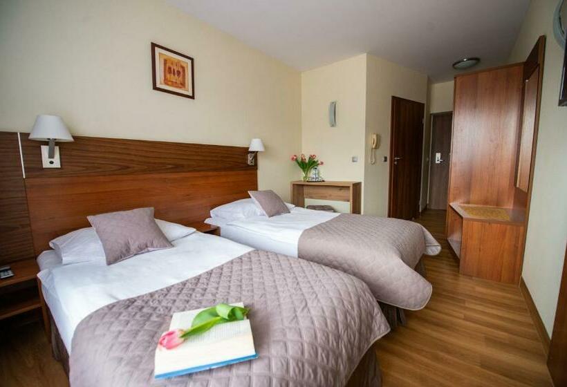 스탠다드 룸, Ostaniec