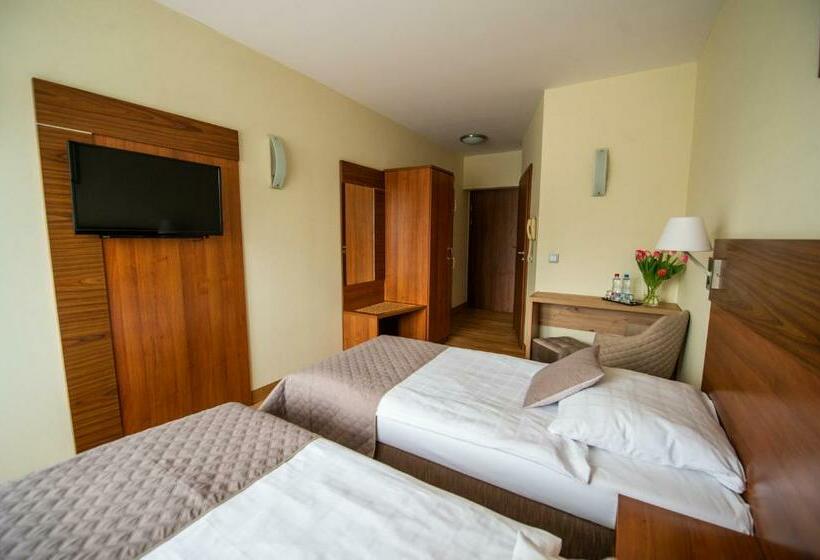 스탠다드 룸, Ostaniec