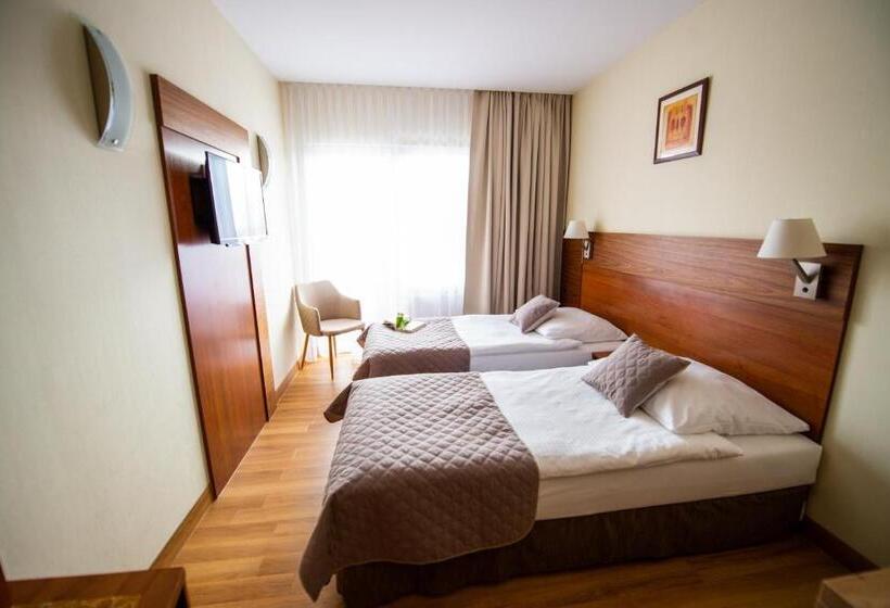 스탠다드 룸, Ostaniec