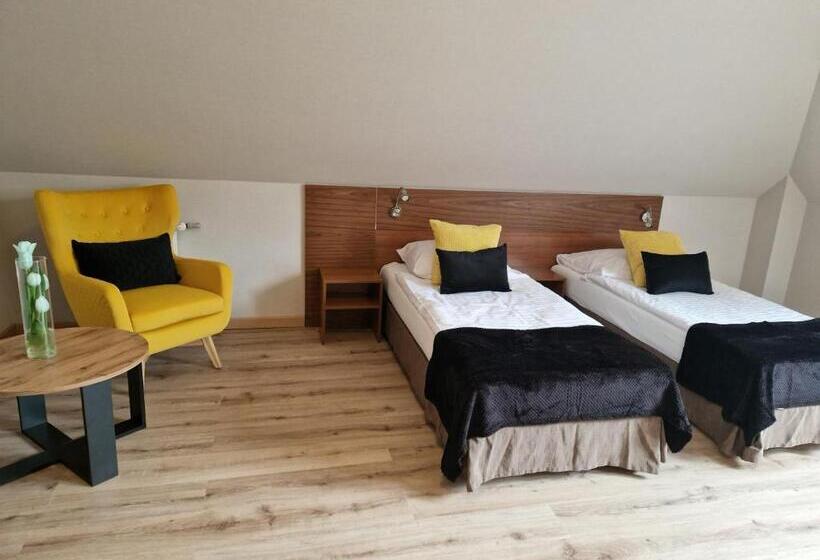 스탠다드 스튜디오, Ostaniec