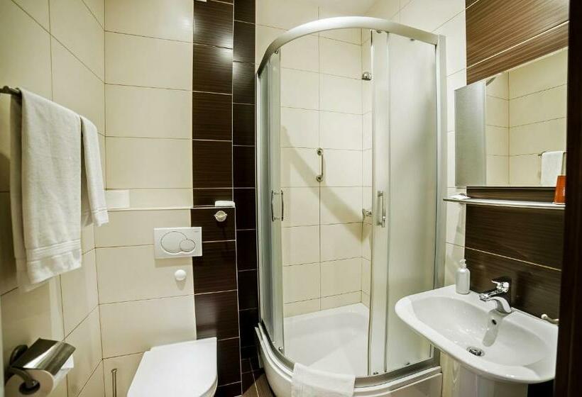 スタンダードルーム, Pelikan