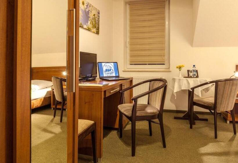 اتاق استاندارد یک نفره, Pelikan