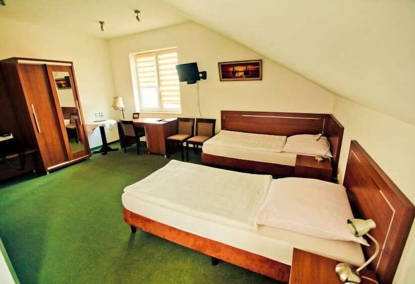 اتاق استاندارد سه نفره, Pelikan