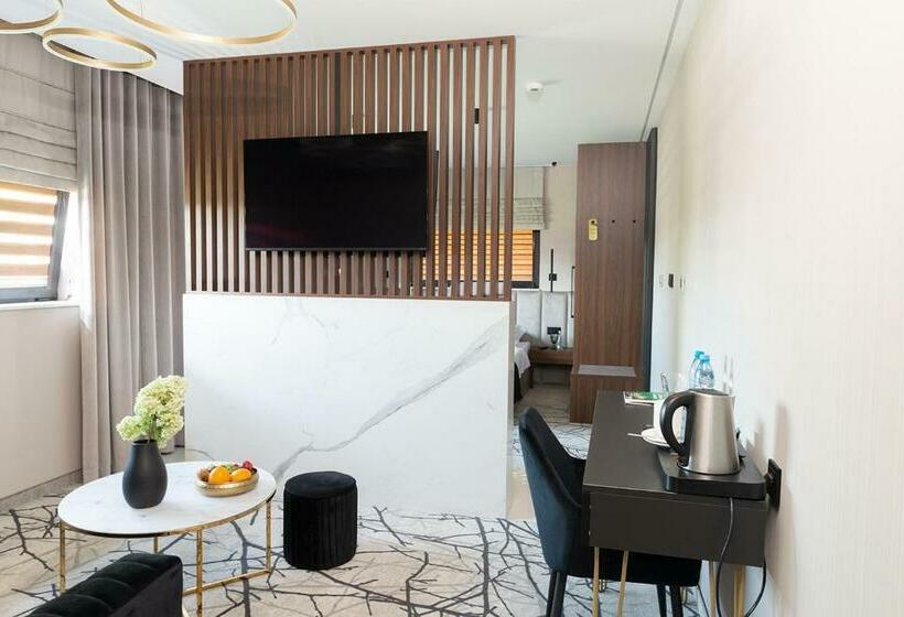 סוויטה דלוקס, Pogoria Residence