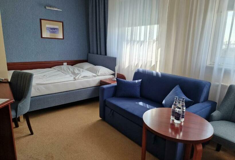 수피리어 룸, Polski