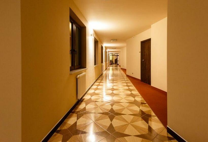 Семейный Номер, Sanvit Lake Resort & Spa