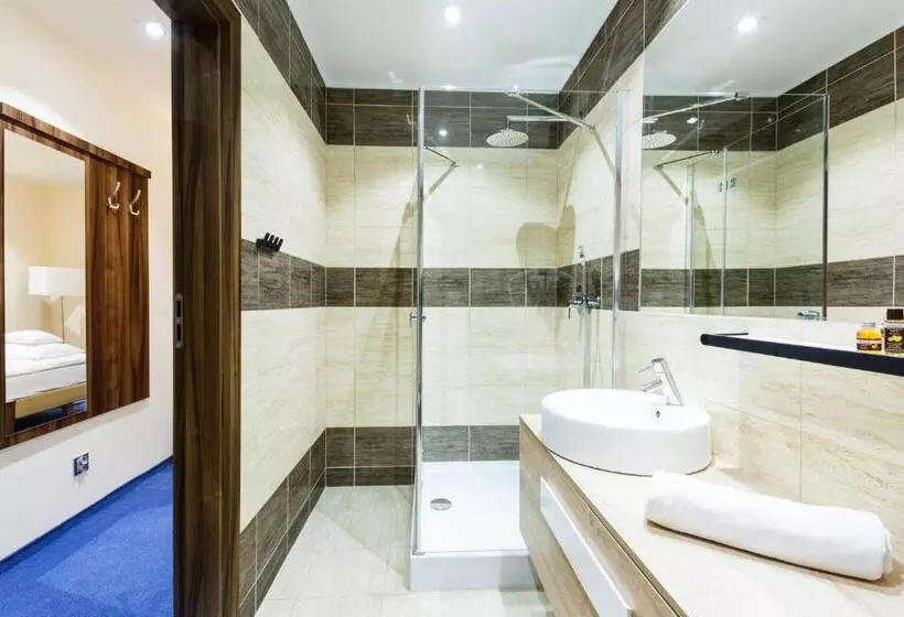 Deluxe-perhehuone, Sanvit Lake Resort & Spa