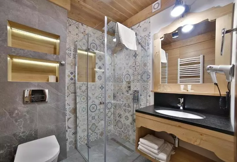 اتاق لوکس سه تخته, &spa Jawor