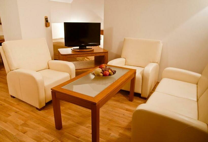 חדר דלוקס, Vabank