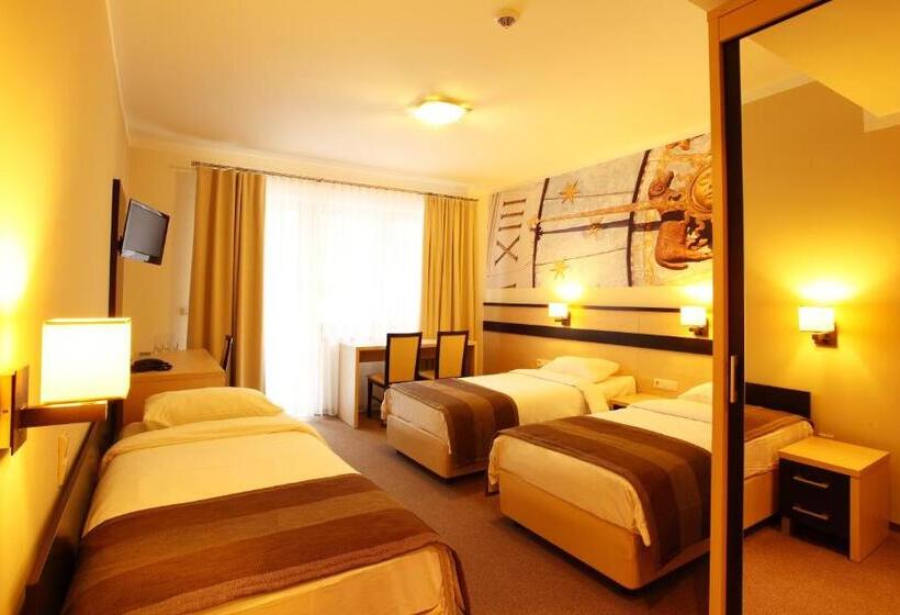 חדר סטנדרט לשלושה, Vitalia