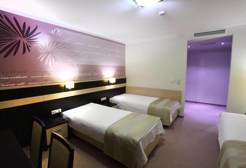 חדר סטנדרט לארבעה, Vitalia