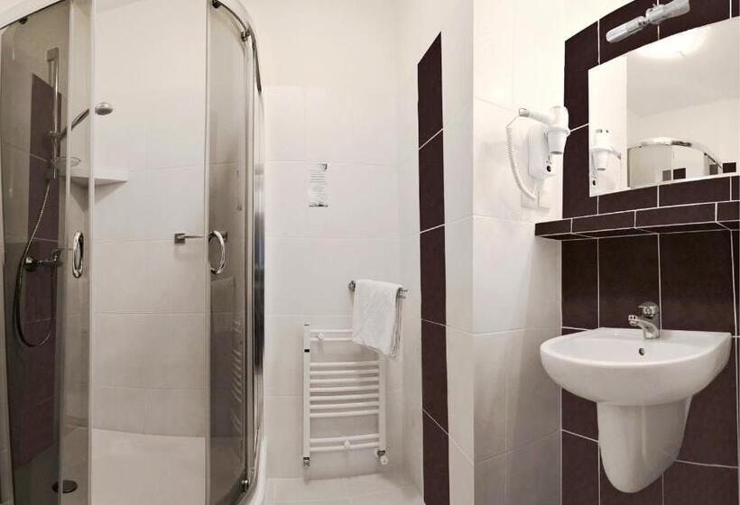 חדר סטנדרט לארבעה, Vitalia