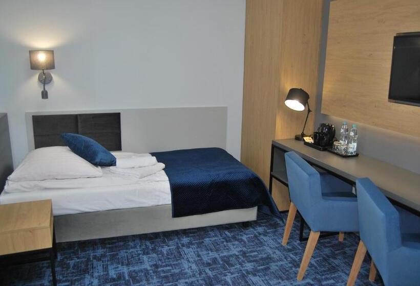 اتاق لوکس, W Dobieszkowie