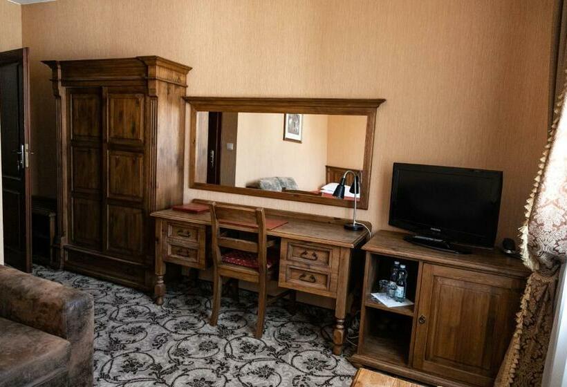 Номер Стандарт, Zameczek