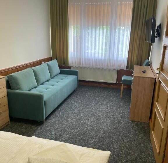 Suite with lake view, Zielony & Ow Borowik & Pensjonat Manhattan   Centrum Rekreacji I Wypoczynku Gastrotur